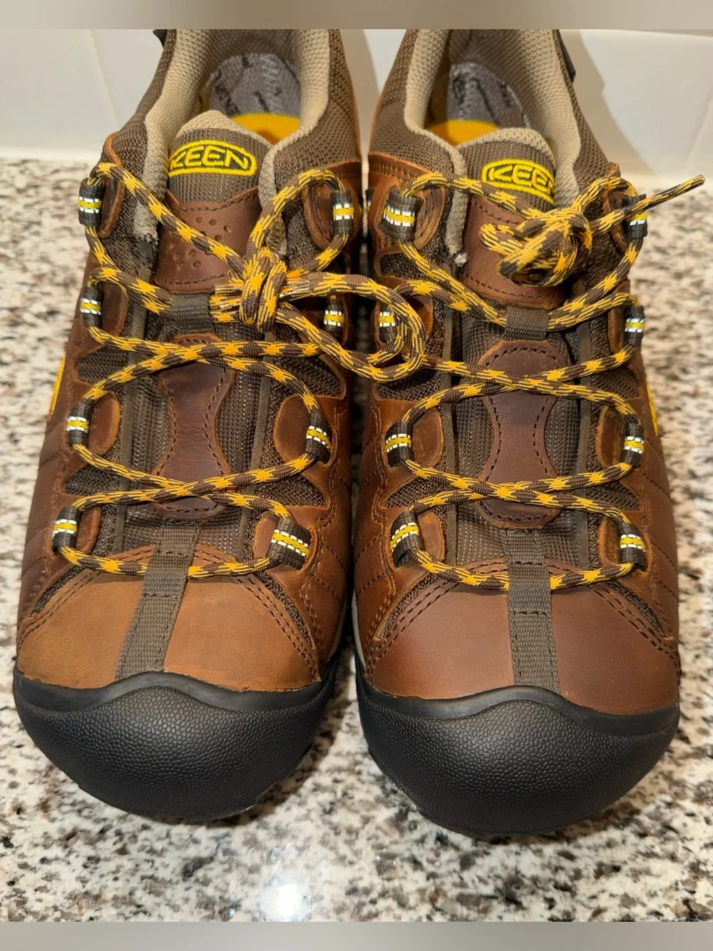 KEEN Men's Targhee II Waterproof Hiking Shoes Size 10.5 Cascade Brown Low/ clean